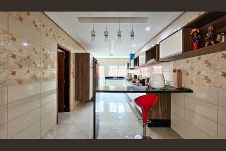 Casa à venda com 531m², 4 quartos e 6 vagas Casa à venda com 531m², 4 quartos e 6 vagasCozinha