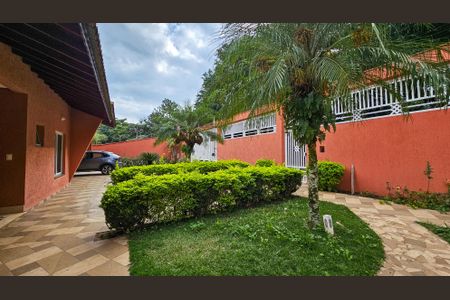 Casa à venda com 531m², 4 quartos e 6 vagas Casa à venda com 531m², 4 quartos e 6 vagasQuintal