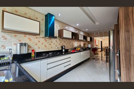 Casa à venda com 531m², 4 quartos e 6 vagas Casa à venda com 531m², 4 quartos e 6 vagasCozinha