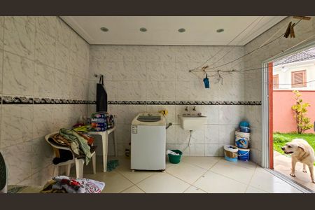 Casa à venda com 531m², 4 quartos e 6 vagas Casa à venda com 531m², 4 quartos e 6 vagasÁrea de Serviço