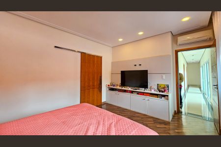 Casa à venda com 531m², 4 quartos e 6 vagas Casa à venda com 531m², 4 quartos e 6 vagasSuíte 1