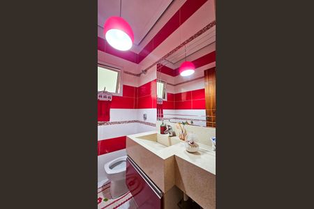 Casa à venda com 531m², 4 quartos e 6 vagas Casa à venda com 531m², 4 quartos e 6 vagasBanheiro Suíte 1