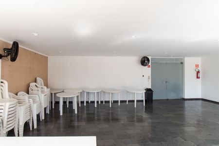 Apartamento à venda com 58m², 2 quartos e 1 vaga Apartamento à venda com 58m², 2 quartos e 1 vagaÁrea comum - Salão de festas