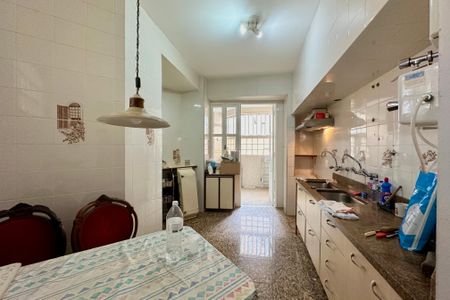 Apartamento à venda com 250m², 3 quartos e 2 vagas Apartamento à venda com 250m², 3 quartos e 2 vagasCozinha