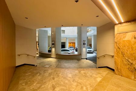 Apartamento à venda com 250m², 3 quartos e 2 vagas Apartamento à venda com 250m², 3 quartos e 2 vagasPortaria