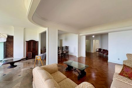 Apartamento à venda com 250m², 3 quartos e 2 vagas Apartamento à venda com 250m², 3 quartos e 2 vagasSala