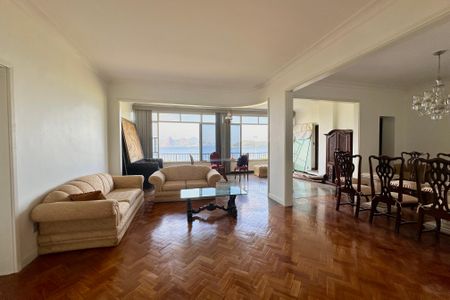 Apartamento à venda com 250m², 3 quartos e 2 vagas Apartamento à venda com 250m², 3 quartos e 2 vagasSala