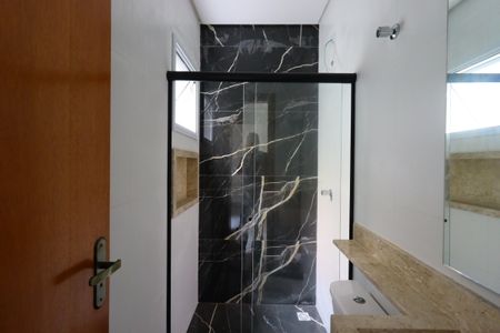 Casa à venda com 139m², 3 quartos e 2 vagasBanheiro da Suíte 1