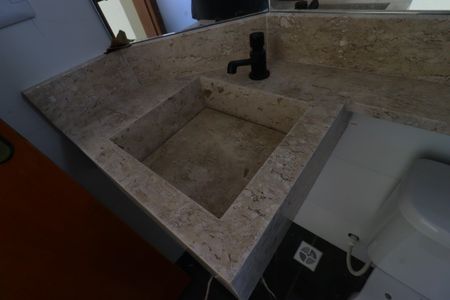 Casa à venda com 139m², 3 quartos e 2 vagasBanheiro da Suíte 3 - Pia