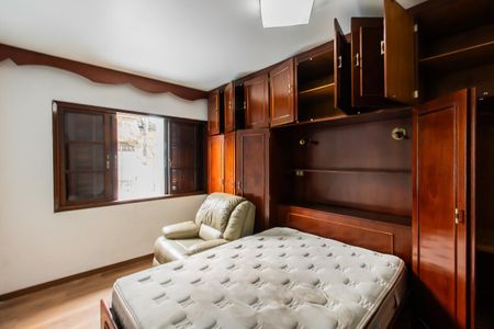 Casa à venda com 110m², 2 quartos e 3 vagas Casa à venda com 110m², 2 quartos e 3 vagasQuarto 1