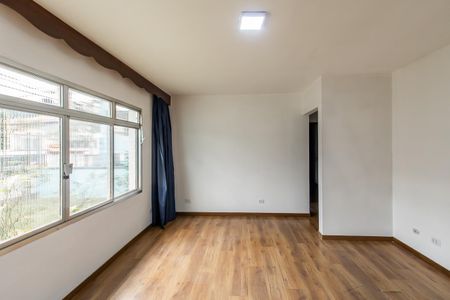 Casa à venda com 110m², 2 quartos e 3 vagas Casa à venda com 110m², 2 quartos e 3 vagasSala
