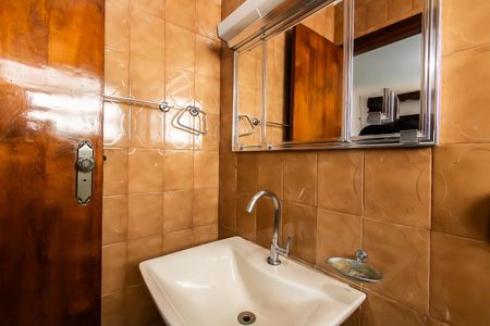 Casa à venda com 110m², 2 quartos e 3 vagas Casa à venda com 110m², 2 quartos e 3 vagasBanheiro da Suíte