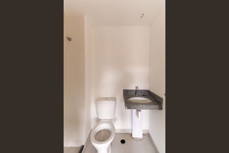 Banheiro de kitnet/studio para alugar com 1 quarto, 24m² em Belenzinho, São Paulo