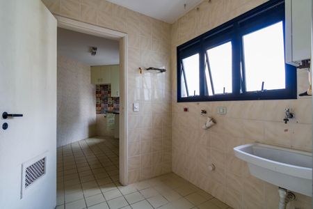 Apartamento à venda com 118m², 3 quartos e 3 vagas Apartamento à venda com 118m², 3 quartos e 3 vagasÁrea de Serviço