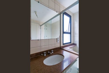 Apartamento à venda com 118m², 3 quartos e 3 vagas Apartamento à venda com 118m², 3 quartos e 3 vagasBanheiro