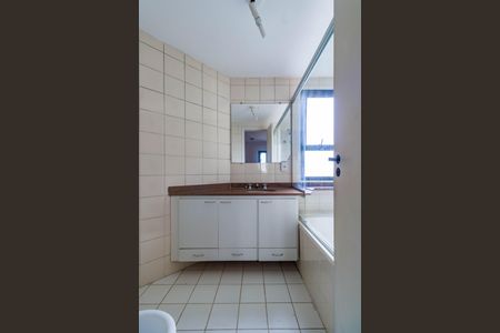 Apartamento à venda com 118m², 3 quartos e 3 vagas Apartamento à venda com 118m², 3 quartos e 3 vagasBanheiro