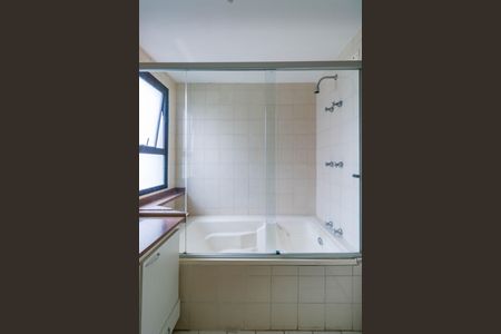 Apartamento à venda com 118m², 3 quartos e 3 vagas Apartamento à venda com 118m², 3 quartos e 3 vagasBanheiro