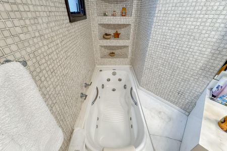 Apartamento à venda com 120m², 3 quartos e 2 vagasBanheiro da Suíte