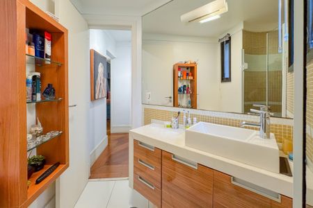 Apartamento à venda com 120m², 3 quartos e 2 vagasBanheiro Corredor