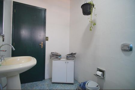 Casa para alugar com 271m², 3 quartos e 3 vagasBanheiro Social