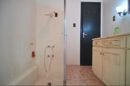 Casa para alugar com 271m², 3 quartos e 3 vagasBanheiro da Suíte