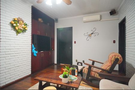 Casa para alugar com 271m², 3 quartos e 3 vagasSala