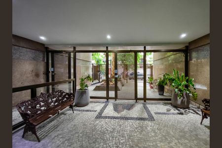 Apartamento à venda com 110m², 3 quartos e 2 vagasFachada e portaria