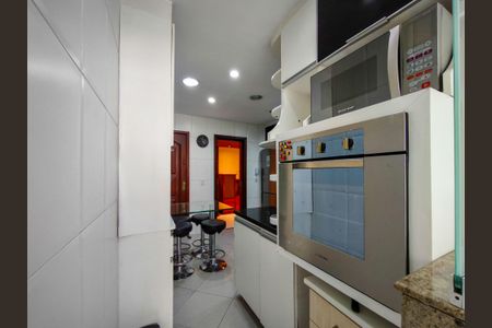 Apartamento à venda com 110m², 3 quartos e 2 vagasCozinha