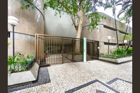 Apartamento à venda com 110m², 3 quartos e 2 vagasFachada e portaria