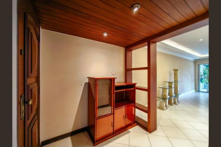 Apartamento à venda com 110m², 3 quartos e 2 vagasCorredor