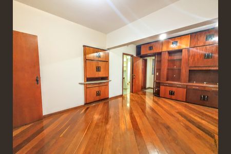 Apartamento à venda com 100m², 4 quartos e 2 vagasSala