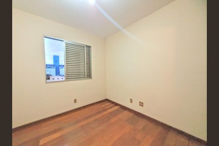 Apartamento à venda com 100m², 4 quartos e 2 vagasQuarto 2