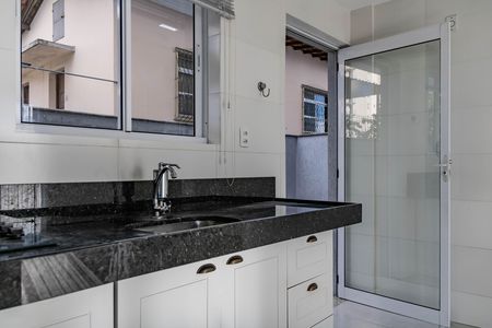 Apartamento para alugar com 62m², 2 quartos e 2 vagas Apartamento para alugar com 62m², 2 quartos e 2 vagasCozinha