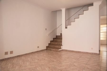 Casa à venda com 141m², 2 quartos e 1 vagaSala