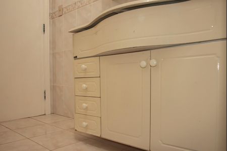 Casa à venda com 141m², 2 quartos e 1 vagaBanheiro