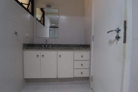 Apartamento à venda com 88m², 3 quartos e 2 vagasBanheiro 