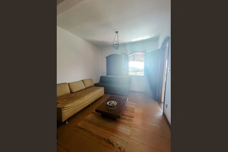 Casa à venda com 360m², 7 quartos e 2 vagasSala