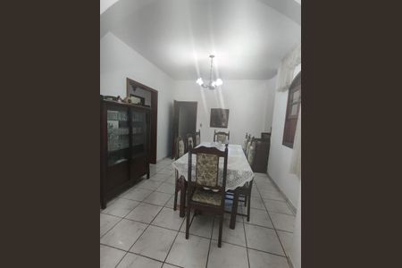 Casa à venda com 360m², 7 quartos e 2 vagasSala