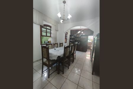 Casa à venda com 360m², 7 quartos e 2 vagasSala