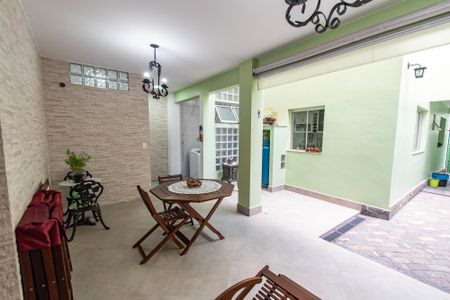 Casa à venda com 180m², 3 quartos e 3 vagasChurrasqueira