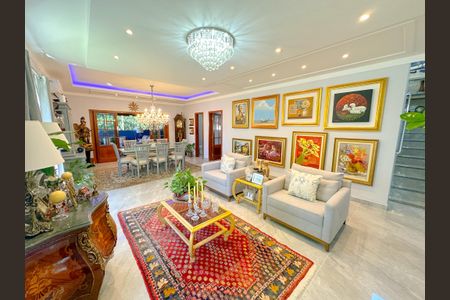 Casa para alugar com 270m², 3 quartos e 4 vagasSala