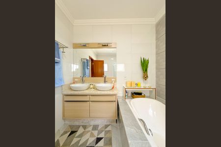 Casa para alugar com 270m², 3 quartos e 4 vagasBanheiro da Suíte 1