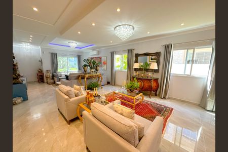 Casa para alugar com 270m², 3 quartos e 4 vagasSala