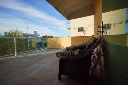 Varanda da Suíte 1 de casa de condomínio para alugar com 3 quartos, 270m² em São João do Rio Vermelho, Florianópolis