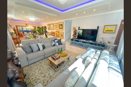 Casa para alugar com 270m², 3 quartos e 4 vagasSala