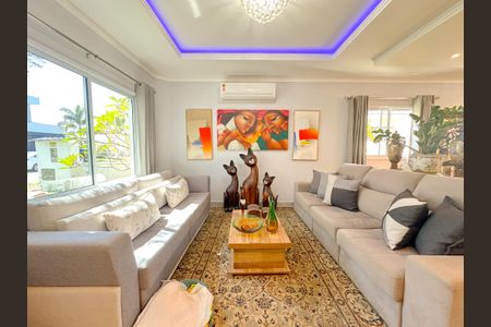 Casa para alugar com 270m², 3 quartos e 4 vagasSala