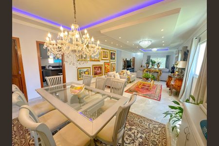 Casa para alugar com 270m², 3 quartos e 4 vagasSala