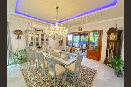 Casa para alugar com 270m², 3 quartos e 4 vagasSala