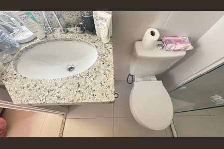 Apartamento à venda com 57m², 2 quartos e 1 vaga Apartamento à venda com 57m², 2 quartos e 1 vagaBanheiro da Suíte