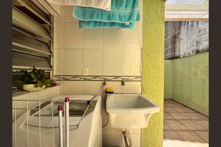 Apartamento à venda com 64m², 2 quartos e 2 vagasLavanderia 